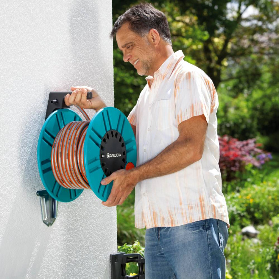 GARDENA ZIDNI NOSAČ CRIJEVA ZA VODU SA VODILICOM